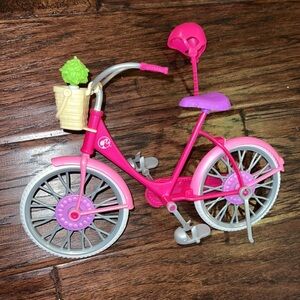 Barbie Mattel bike, pink helmet, front basket with flowers Barbie doll accessory